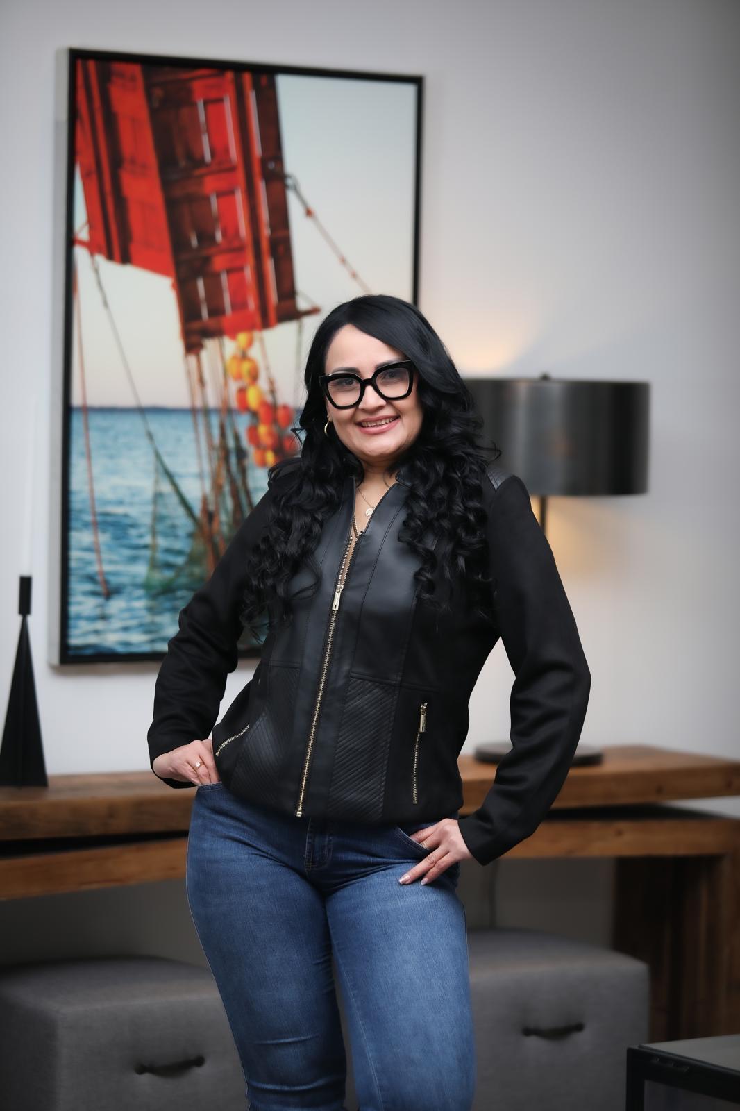 Mariela Linares asesora en seguros suplementarios